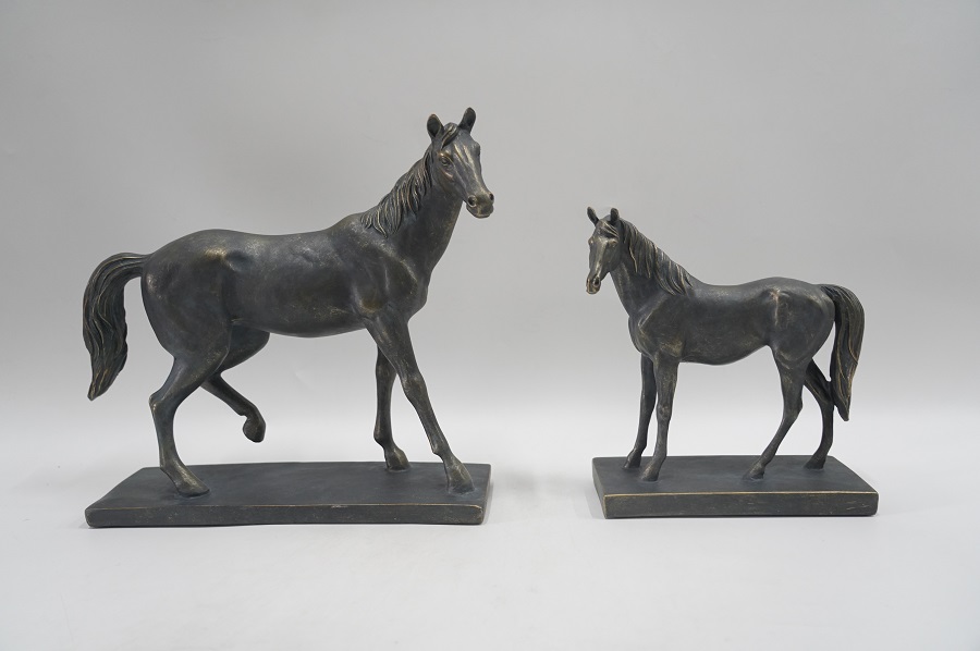 Statuetă cai din rășină, 25x10x26 cm