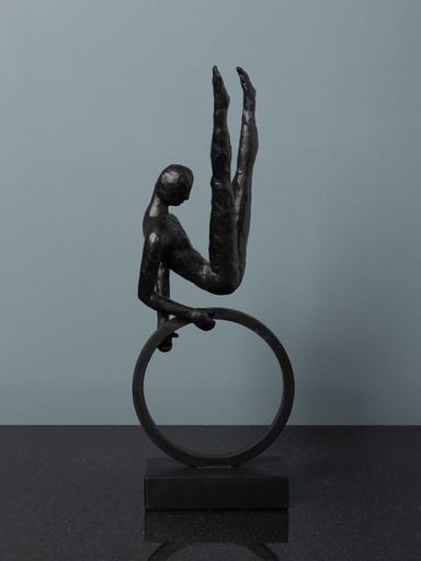 Statuetă gimnastă pe cerc